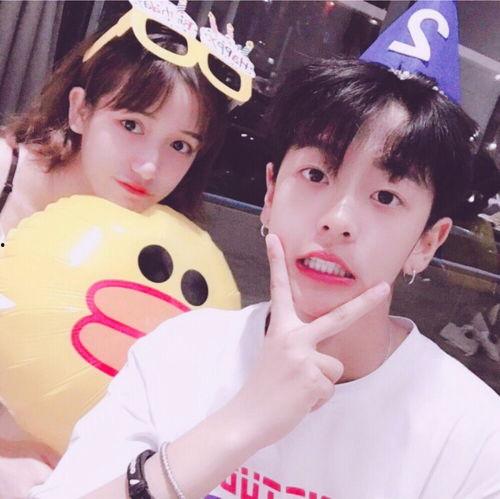 网红吃瓜微信头像情侣,揭秘甜蜜背后的“瓜”界风云